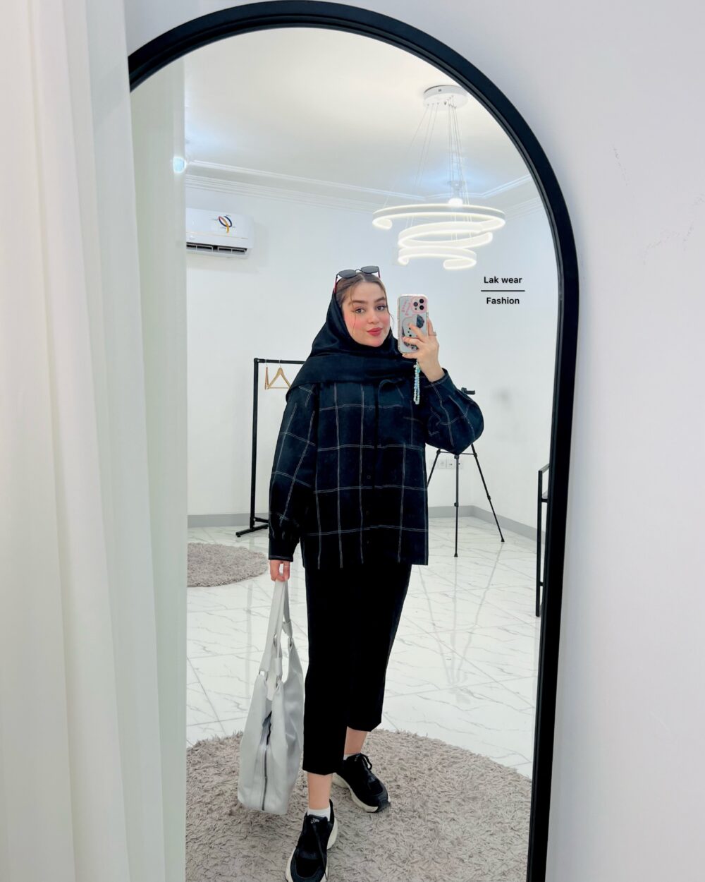 مانتو وِدوس🖤💙 - Image 4
